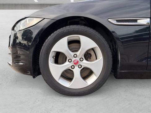 Used 2017 Jaguar XE RWD image 23