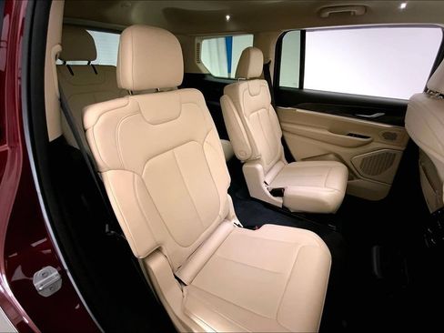 Used 2022 Jeep Grand Cherokee L Limited AWD/4WD image 15
