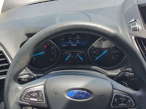 Used 2017 Ford Escape SE AWD/4WD image 9