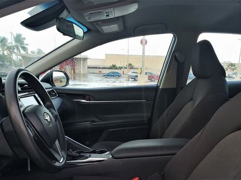 Used 2018 Toyota Camry LE FWD image 22