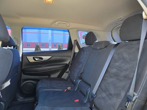 Used 2016 Nissan Rogue S image 13