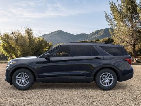 New 2026 Ford Explorer Active RWD image 5