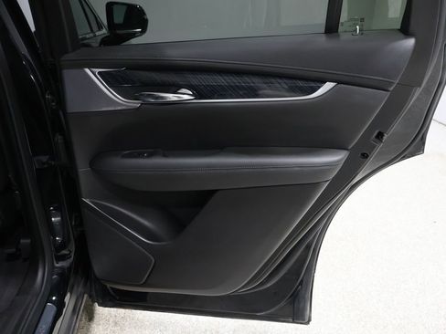 Used 2021 Cadillac XT6 Premium Luxury image 22