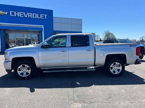 Used 2018 Chevrolet Silverado 1500 LT w/ All Star Edition AWD/4WD image 9