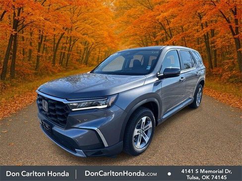 Used 2025 Honda Pilot EX-L image 3