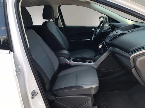 Used 2016 Ford Escape SE FWD image 2