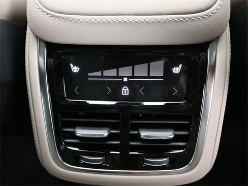 New 2026 Volvo XC90 B6 Core image 34