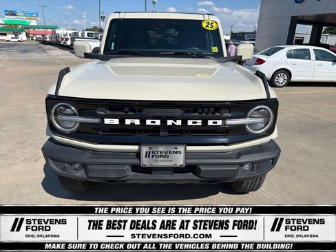 Used 2025 Ford Bronco Outer Banks AWD/4WD image 8