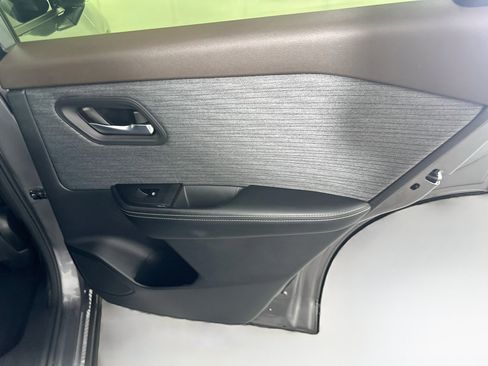 Used 2023 Nissan Rogue SV FWD image 28