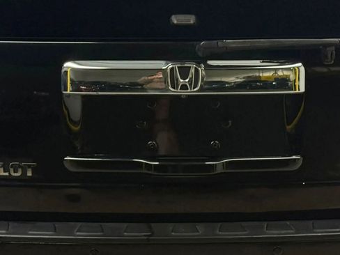 Used 2010 Honda Pilot Touring image 11