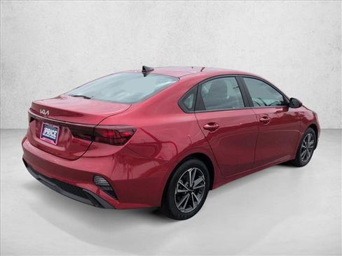 Used 2022 Kia Forte LXS image 5