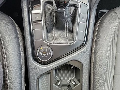 Certified 2024 Volkswagen Taos SE AWD/4WD image 10