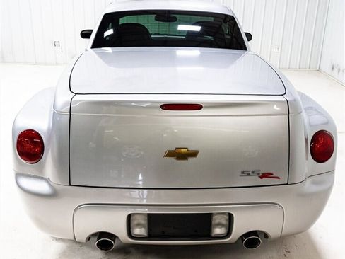 Used 2004 Chevrolet SSR w/ Preferred Equipment Group image 14