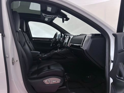 Used 2018 Porsche Cayenne S AWD/4WD image 25