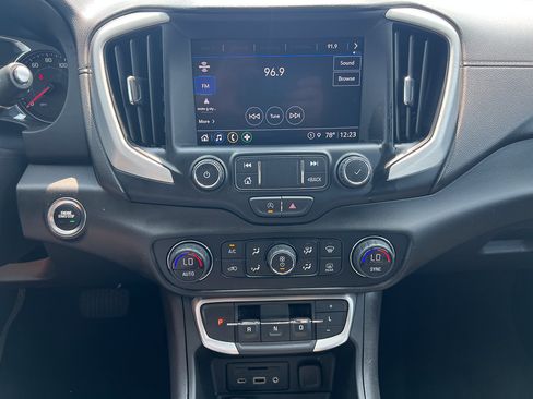 Used 2022 GMC Terrain SLT w/ Tech Package AWD/4WD image 21