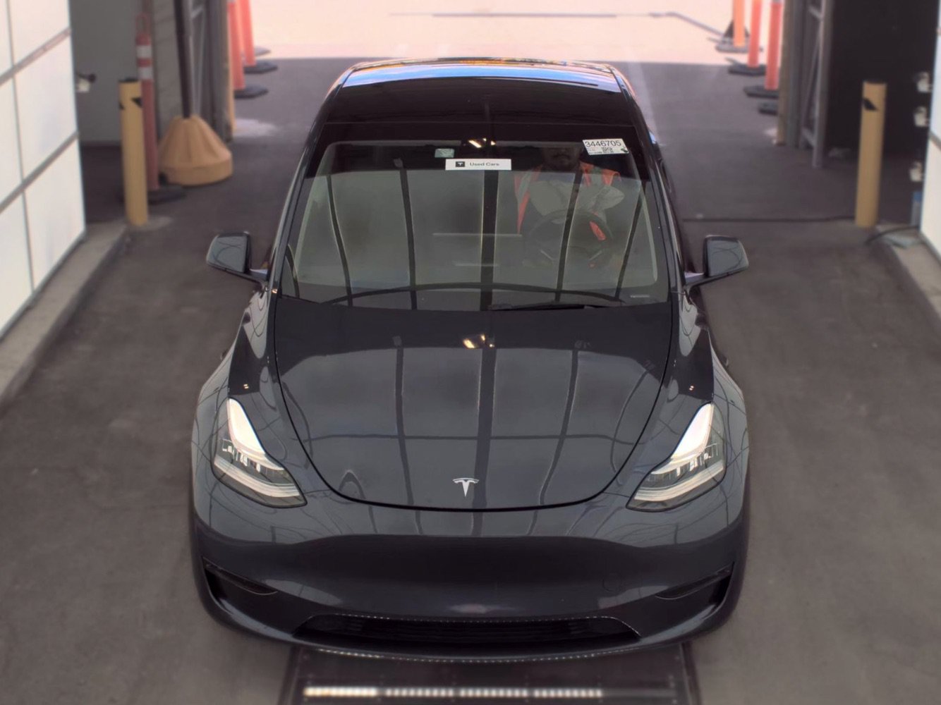Used 2024 Tesla Model Y Long Range AWD/4WD image 2