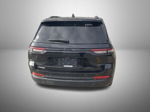 Certified 2024 Jeep Grand Cherokee Altitude image 4