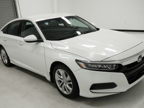 Used 2019 Honda Accord LX image 2