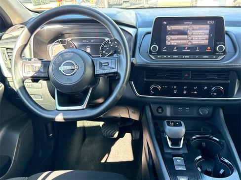 Used 2024 Nissan Rogue S image 17