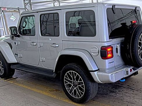 Used 2023 Jeep Wrangler Unlimited Sahara AWD/4WD image 4