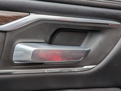 Used 2019 RAM 1500 Laramie AWD/4WD image 30