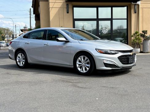Used 2022 Chevrolet Malibu LT FWD image 1