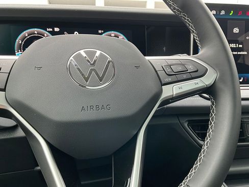 New 2026 Volkswagen Tiguan SE image 21