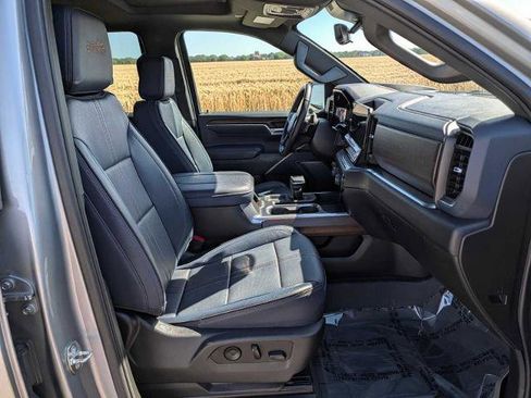 Used 2023 Chevrolet Silverado 1500 High Country w/ High Country Premium Package AWD/4WD image 20