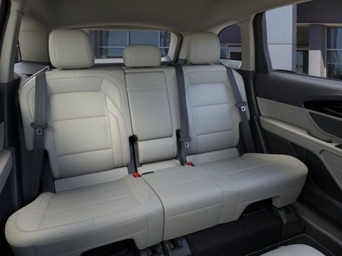 New 2026 Lincoln Nautilus Premier AWD/4WD image 11