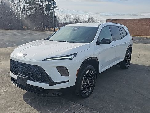 Certified 2025 Buick Enclave Sport Touring image 4