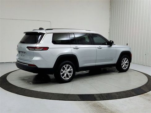 Used 2022 Jeep Grand Cherokee L Limited image 7