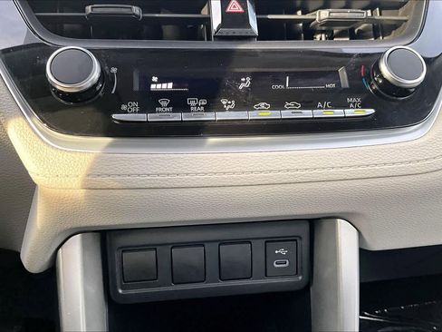Used 2023 Toyota Corolla Cross L image 34