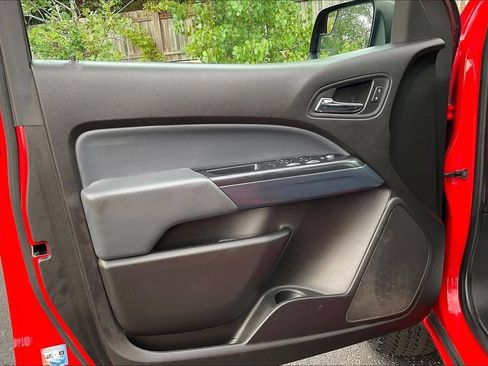 Used 2015 Chevrolet Colorado Z71 AWD/4WD image 21