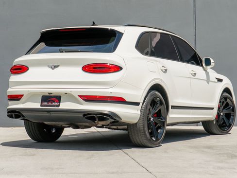Used 2023 Bentley Bentayga AWD/4WD image 7