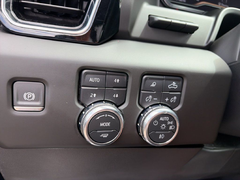 Used 2025 GMC Sierra 1500 Denali w/ Denali Reserve Package AWD/4WD image 24