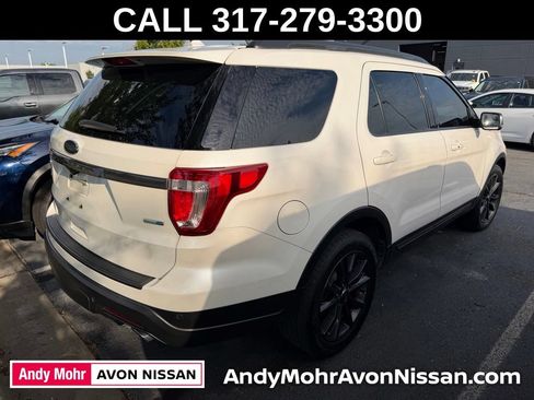 Used 2018 Ford Explorer XLT w/ Equipment Group 202A AWD/4WD image 4