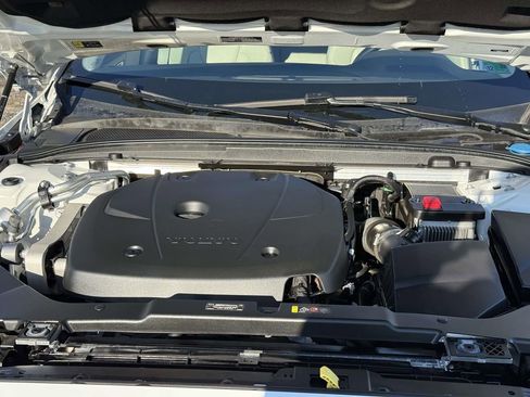 Used 2021 Volvo V60 T5 Cross Country image 27