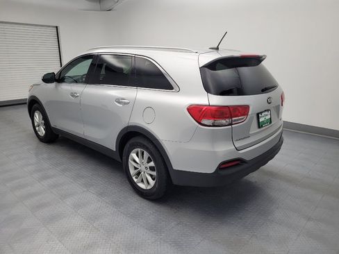 Used 2017 Kia Sorento AWD image 3