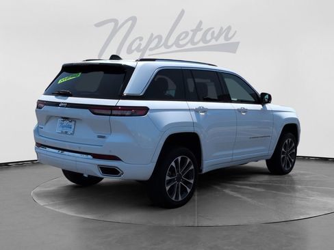 Used 2023 Jeep Grand Cherokee Overland AWD/4WD image 8