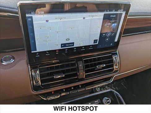 Used 2024 Lincoln Navigator L Reserve image 17