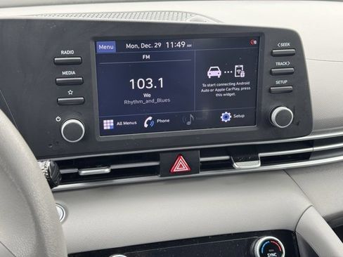 Used 2021 Hyundai Elantra SEL image 23