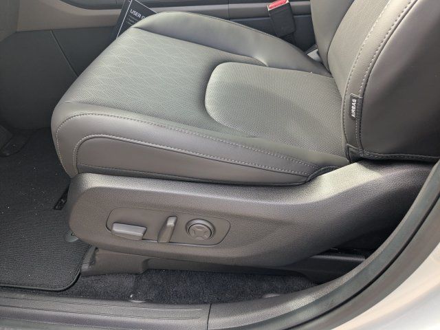 New 2026 Kia Carnival EX FWD image 22
