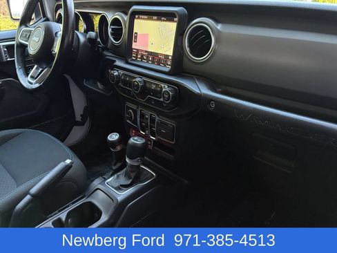 Used 2022 Jeep Wrangler Unlimited Rubicon 4xe w/ Cold Weather Group AWD/4WD image 27