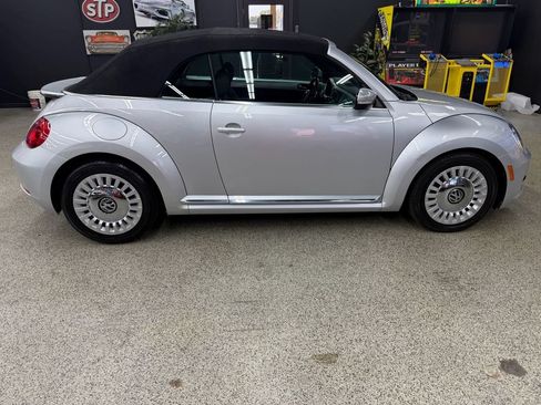Used 2016 Volkswagen Beetle 1.8T S FWD image 6
