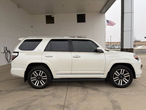 Used 2017 Toyota 4Runner TRD Off-Road Premium image 1