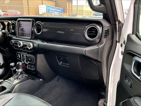 Used 2023 Jeep Wrangler Unlimited Sahara AWD/4WD image 15