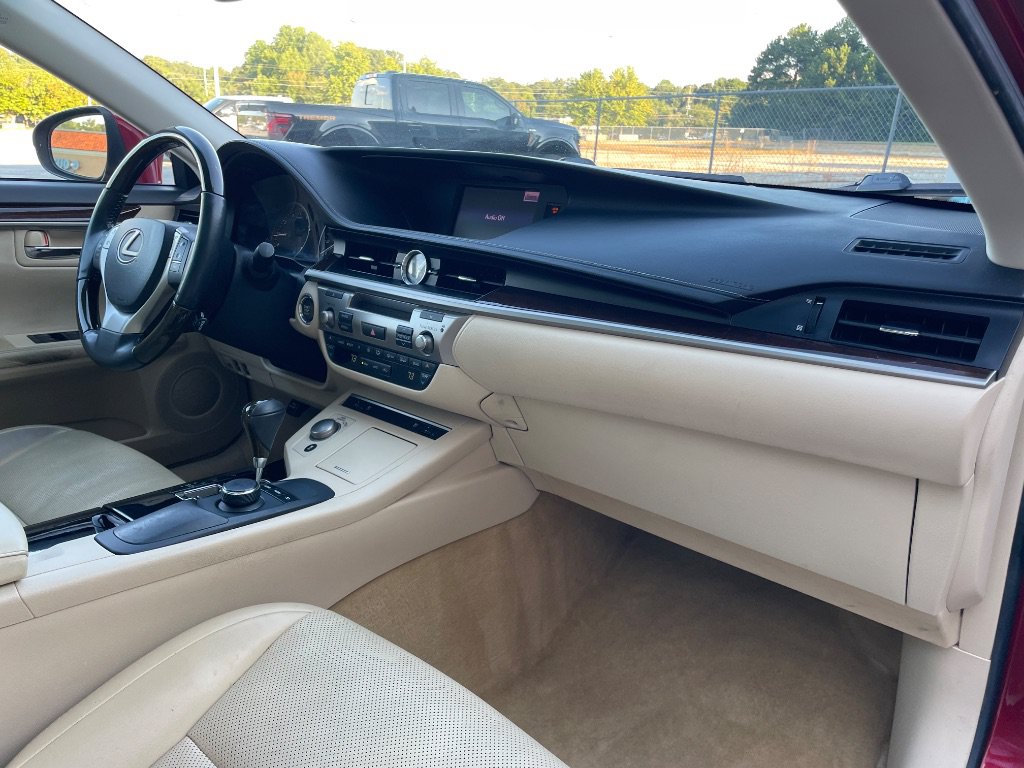 Used 2014 Lexus ES 350 w/ Premium Package FWD image 20