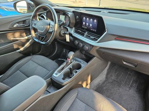 Used 2024 Chevrolet Trax RS w/ Driver Confidence Package FWD image 13