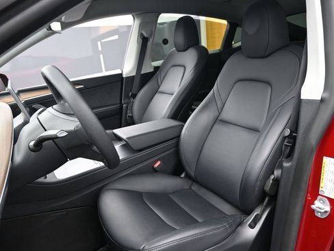 Used 2024 Tesla Model Y Long Range image 26