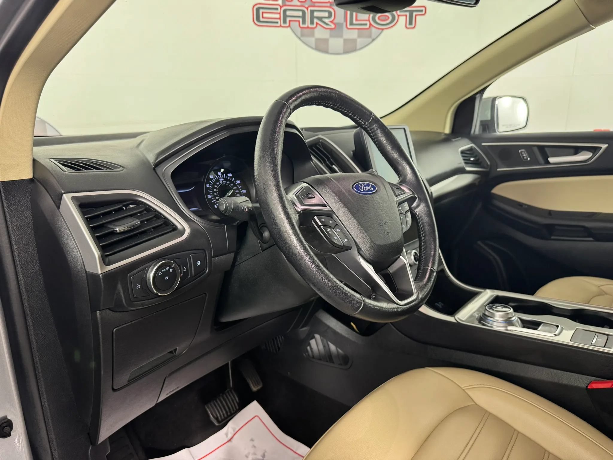 Used 2023 Ford Edge SEL AWD/4WD image 10